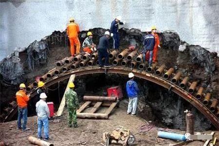 菏泽隧道钢花管支护案例
